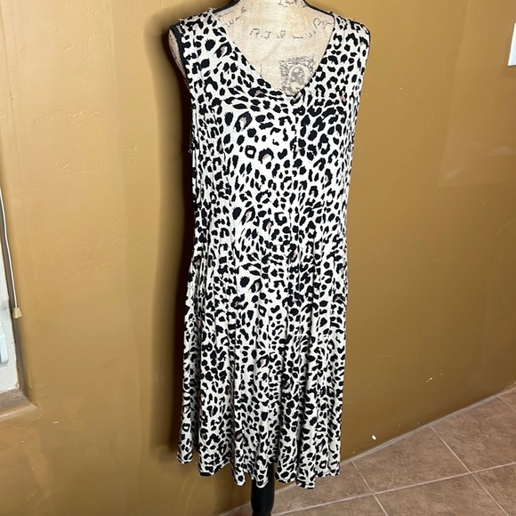 Premise Dresses & Skirts - NWT Premise Leopard Rayon Blend Dress Size XXL